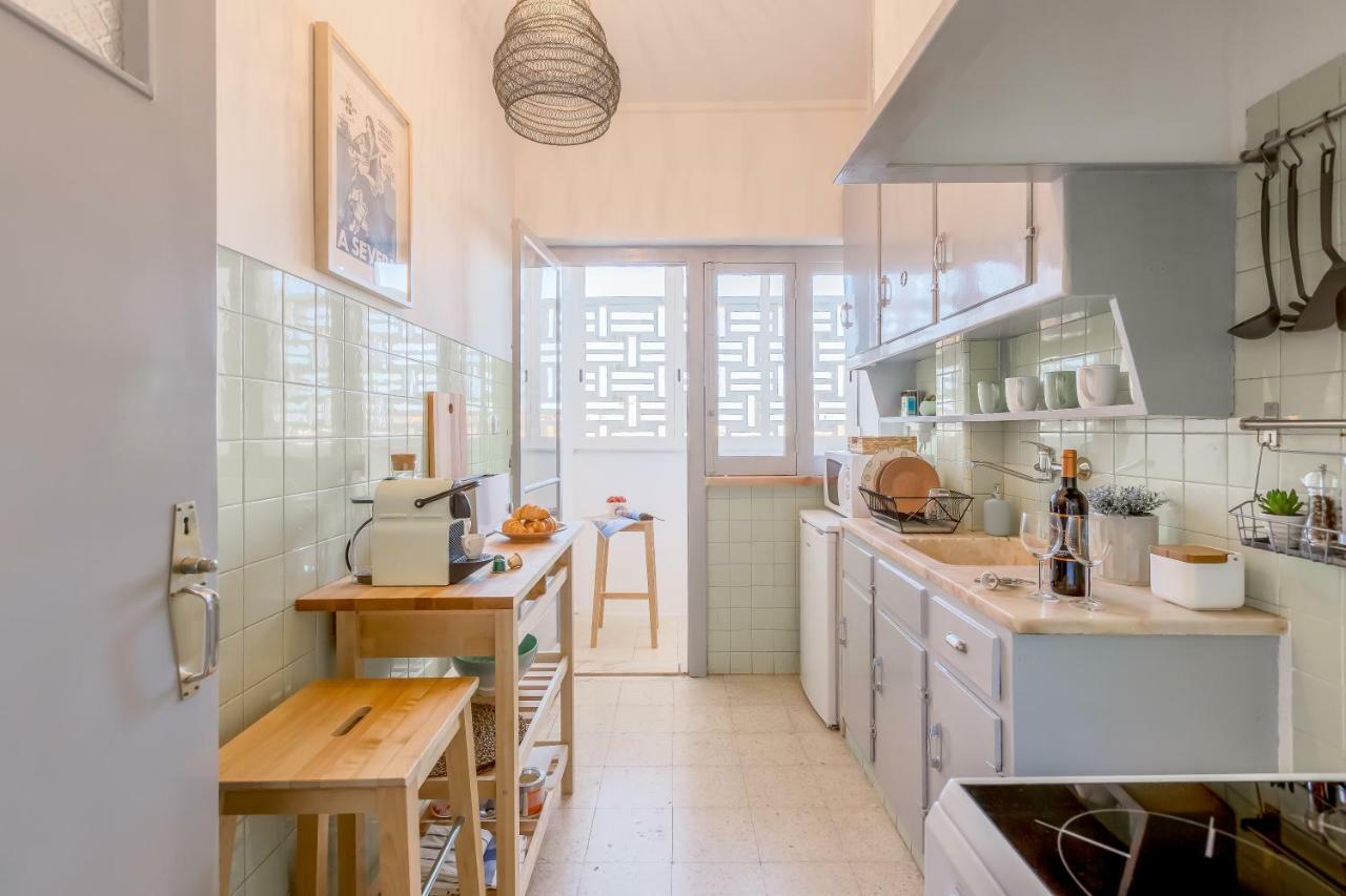 Renovated Sunny Apartment With Amazing Sunset Balcony , By Timecooler Лісабон Екстер'єр фото