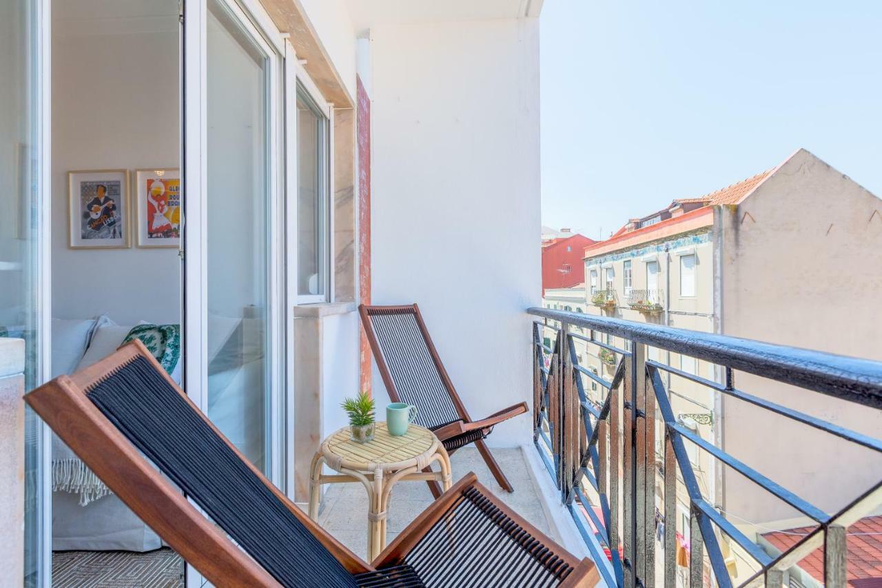 Renovated Sunny Apartment With Amazing Sunset Balcony , By Timecooler Лісабон Екстер'єр фото